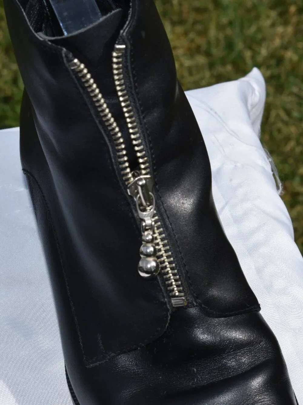 Ankle-length Black Zipper Front Boots